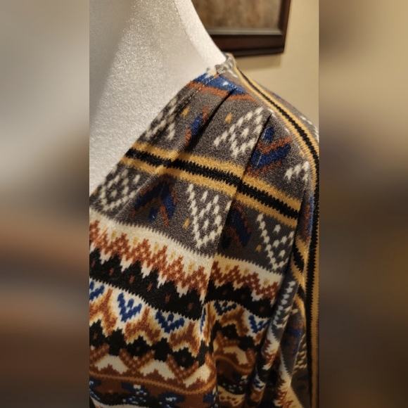 Forever 21 Comfortable Shawl Sweater - Size L - Picture 4 of 7